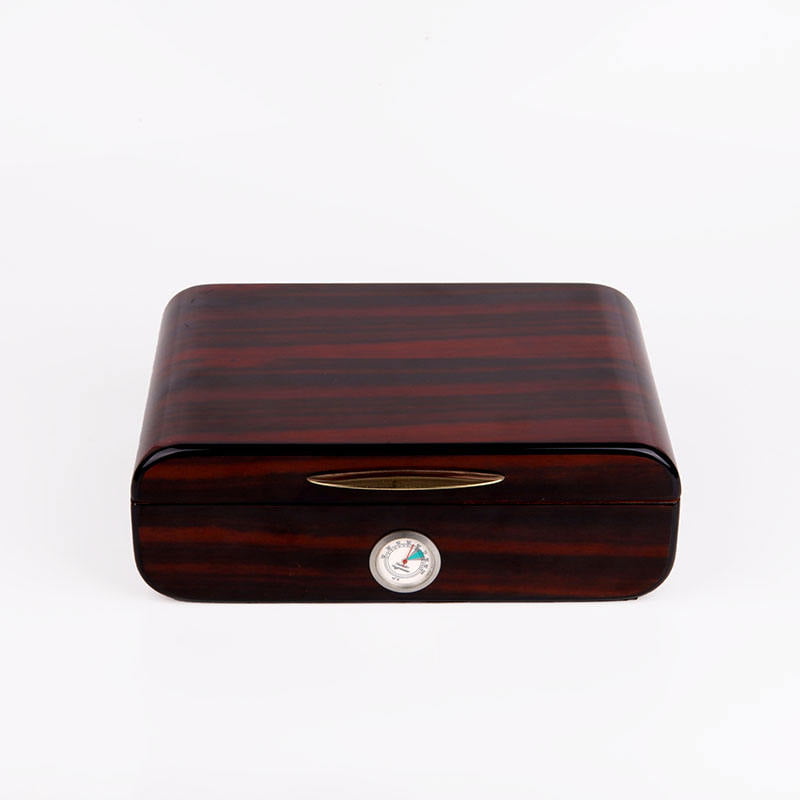 Custom wooden humidor box for cigar gift packaging