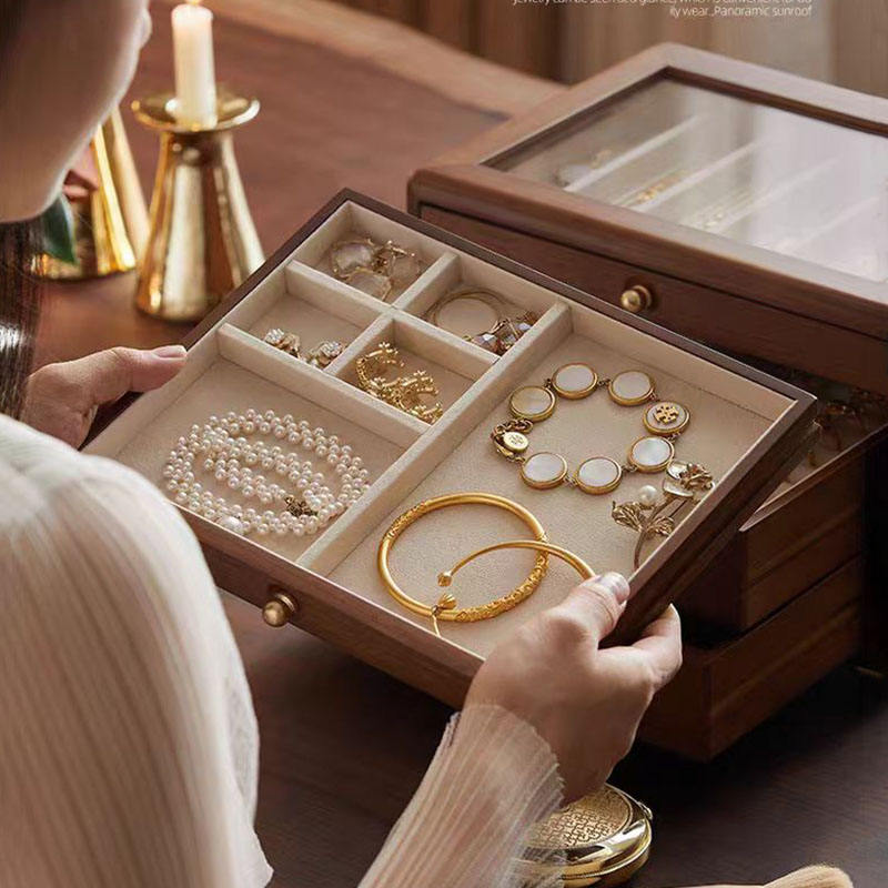 custom logo jewelry box for retail gift packaging