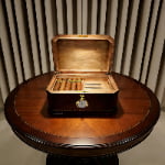 Removable Tray Cigar Humidor Case with Lock and High Glossy Lacquer Finish