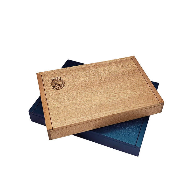 Small lacquered wooden cigar box for wholesale projects