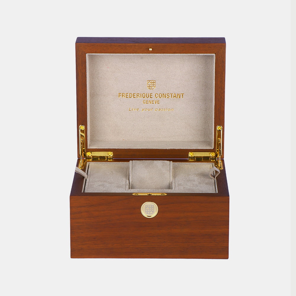 custom logo watch case in rectangle wood finish