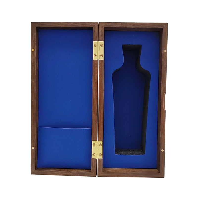Vintage luxury whisky gift box with matte lacquer finish